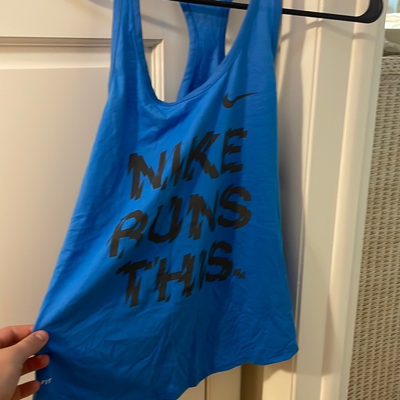 Like new Nike tank - Picture 1 of 2